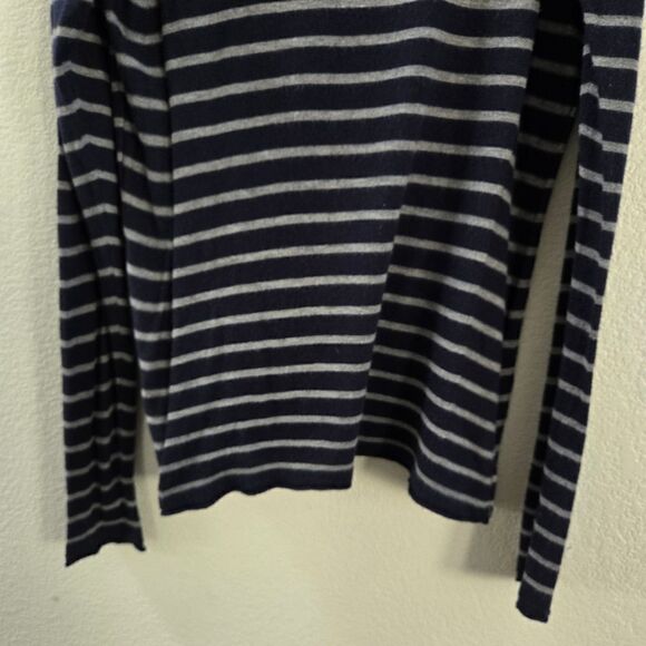 Hotel Manufacturer sweater size L - Picture 3 of 7